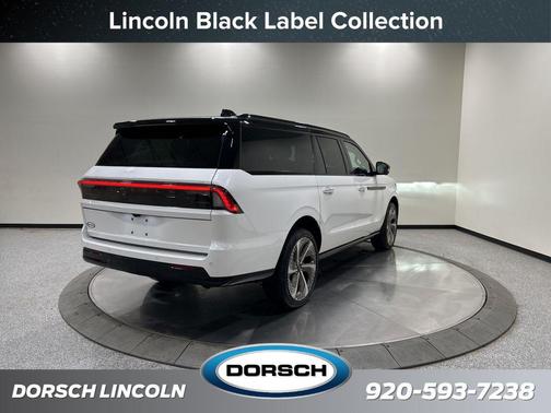 Star White Metallic Tri-Coat 2026 Lincoln Navigator Black Label