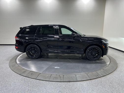 Infinite Black Metallic Clearcoat 2026 Lincoln Aviator Reserve AWD