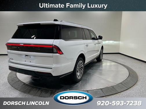 Star White Metallic Tri-Coat 2026 Lincoln Navigator Reserve