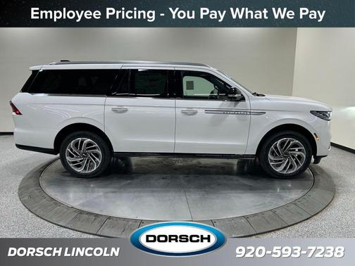 Star White Metallic Tri-Coat 2026 Lincoln Navigator Reserve