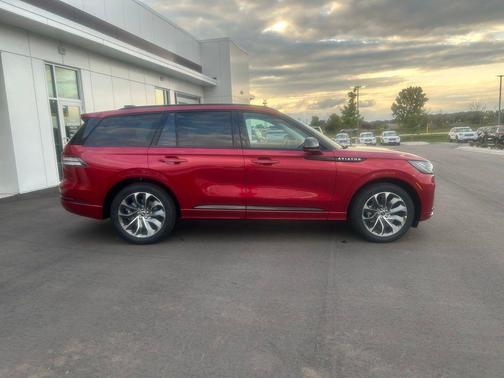 2025 Lincoln Aviator Premiere
