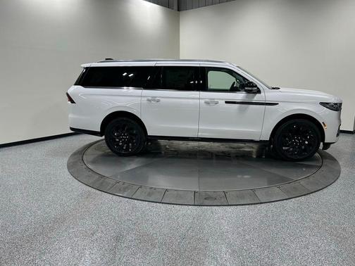 2025 Lincoln Navigator Black Label