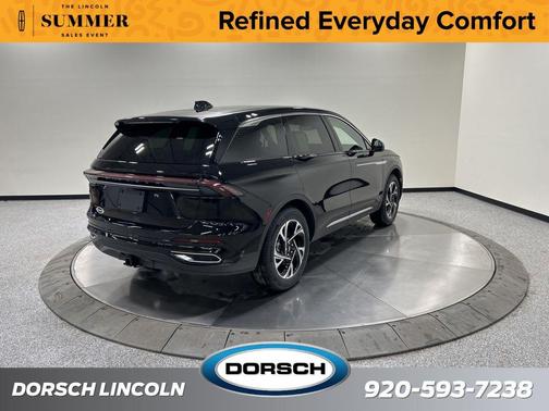 Infinite Black Metallic Clearcoat 2026 Lincoln Nautilus Premiere