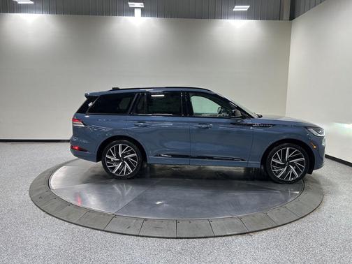 Whisper Blue Metallic Clearcoat 2026 Lincoln Aviator Black Label AWD