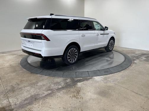 2025 Lincoln Navigator Black Label