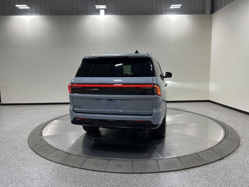 Gray Mist Metallic Tri-Coat 2026 Lincoln Navigator Reserve
