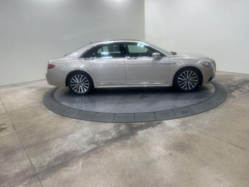 2017 Lincoln Continental Select
