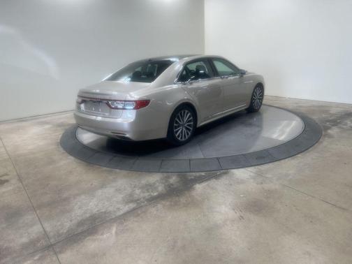 2017 Lincoln Continental Select