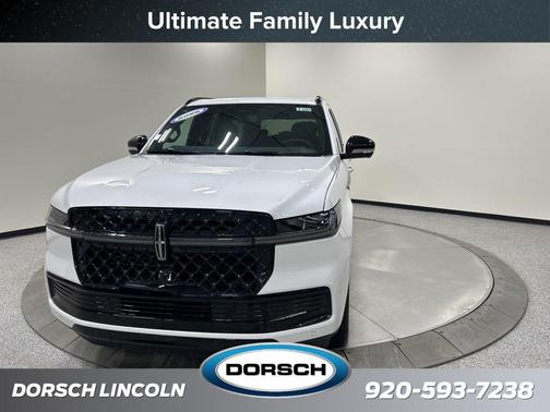 Star White Metallic Tri-Coat 2026 Lincoln Navigator Reserve