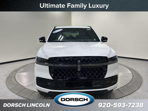Star White Metallic Tri-Coat 2026 Lincoln Navigator Reserve