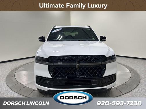 Star White Metallic Tri-Coat 2026 Lincoln Navigator Reserve