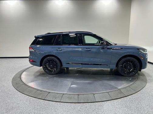 Whisper Blue Metallic Clearcoat 2026 Lincoln Aviator Reserve AWD