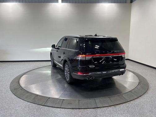 Infinite Black Metallic Clearcoat 2023 Lincoln Aviator Standard AWD