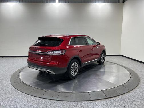 Red Carpet 2020 Lincoln Nautilus Standard