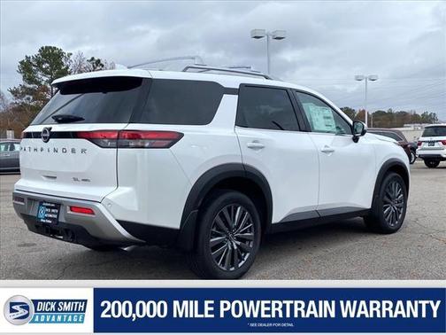2025 Nissan Pathfinder SL