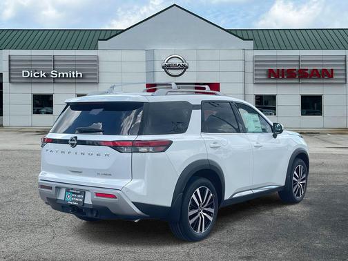 2025 Nissan Pathfinder Platinum