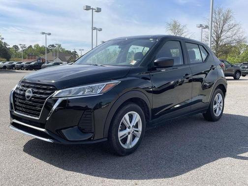 2025 Nissan Kicks Play S