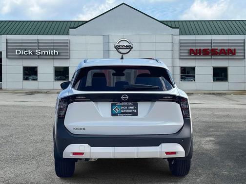 2026 Nissan Kicks SV