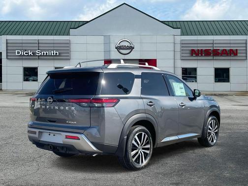 2025 Nissan Pathfinder Platinum