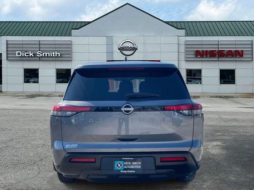 2026 Nissan Pathfinder S