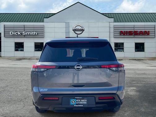 2026 Nissan Pathfinder S