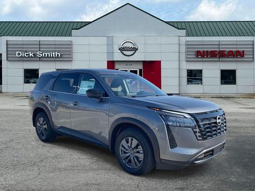 2026 Nissan Pathfinder S