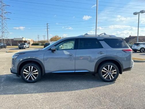 2025 Nissan Pathfinder Platinum