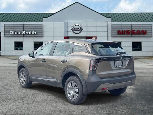 2025 Nissan Kicks S