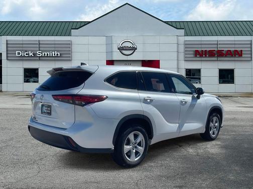 2022 Toyota Highlander L