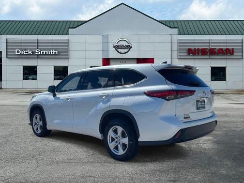 2022 Toyota Highlander L