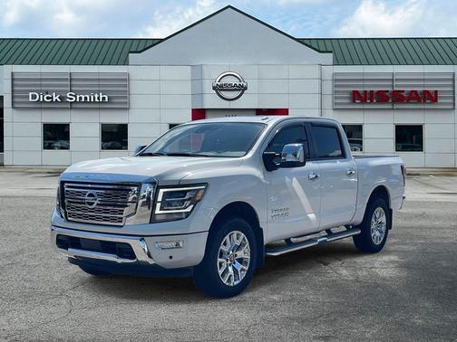 2021 Nissan Titan SL