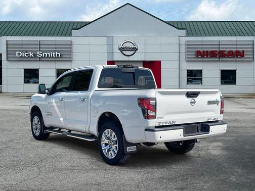 2021 Nissan Titan SL