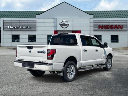 2021 Nissan Titan SL
