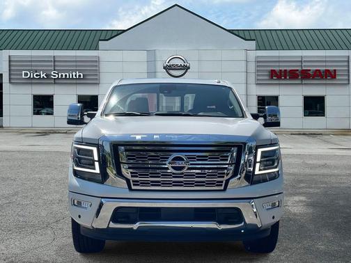 2021 Nissan Titan SL