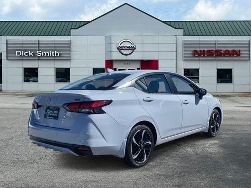 2025 Nissan Versa 1.6 SR