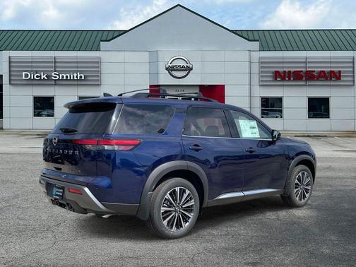 Deep Ocean Blue 2026 Nissan Pathfinder Platinum