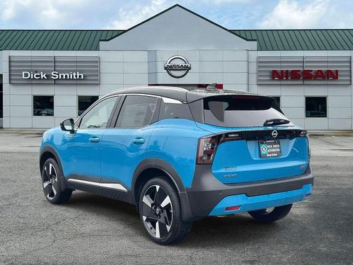 2025 Nissan Kicks SR