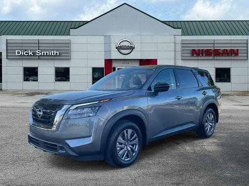 2025 Nissan Pathfinder S