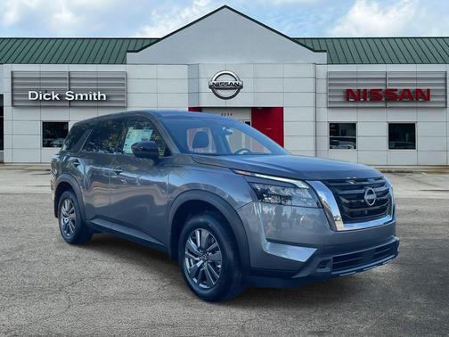 2025 Nissan Pathfinder S