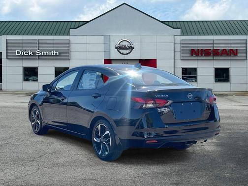 2025 Nissan Versa 1.6 SR