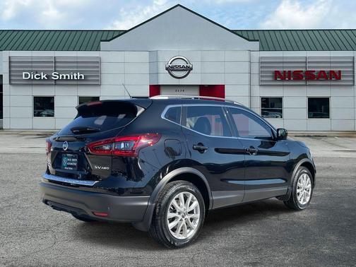 2022 Nissan Rogue Sport SV