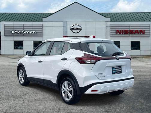 2025 Nissan Kicks S
