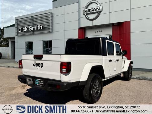 2024 Jeep Gladiator Sport