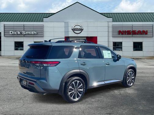 2026 Nissan Pathfinder Platinum
