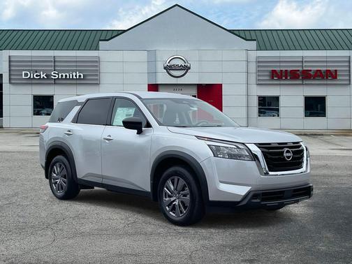 2025 Nissan Pathfinder S