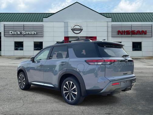 Boulder Gray Metallic 2026 Nissan Pathfinder Platinum