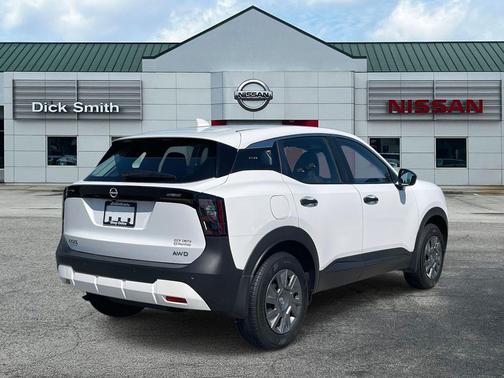 2025 Nissan Kicks S