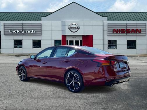 2025 Nissan Altima SR