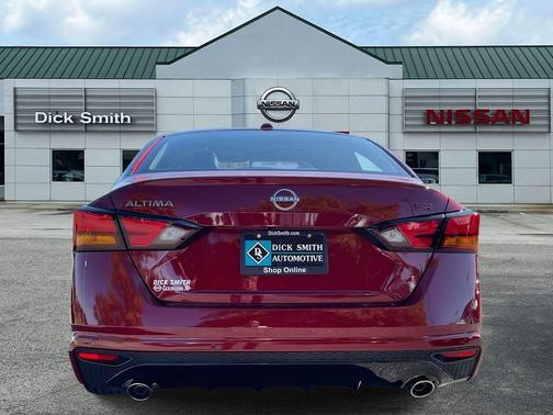 2025 Nissan Altima SR