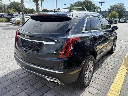 2022 Cadillac XT5 Premium Luxury